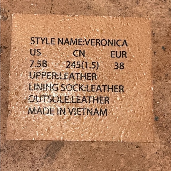 Kate Spade - Veronica Perforated Leather
Slingback Flats Size 7.5 B - Picture 10 of 13